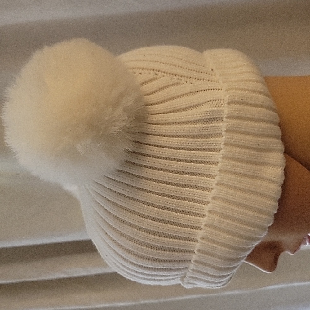 Winter hat - Picture 2 of 5